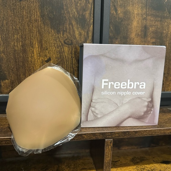 Freebra Silicone Nipple Cover - Picture 1 of 2